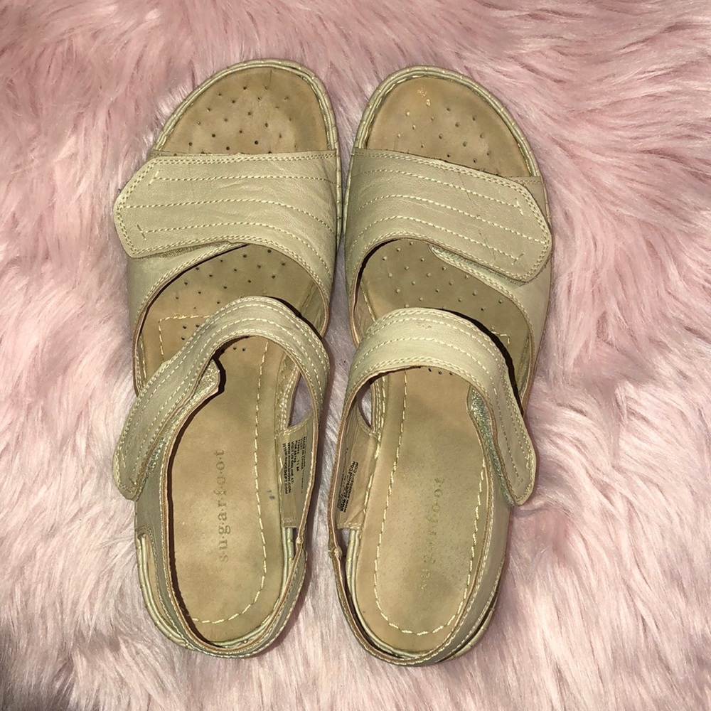 Sugarfoot Taupe Sandals